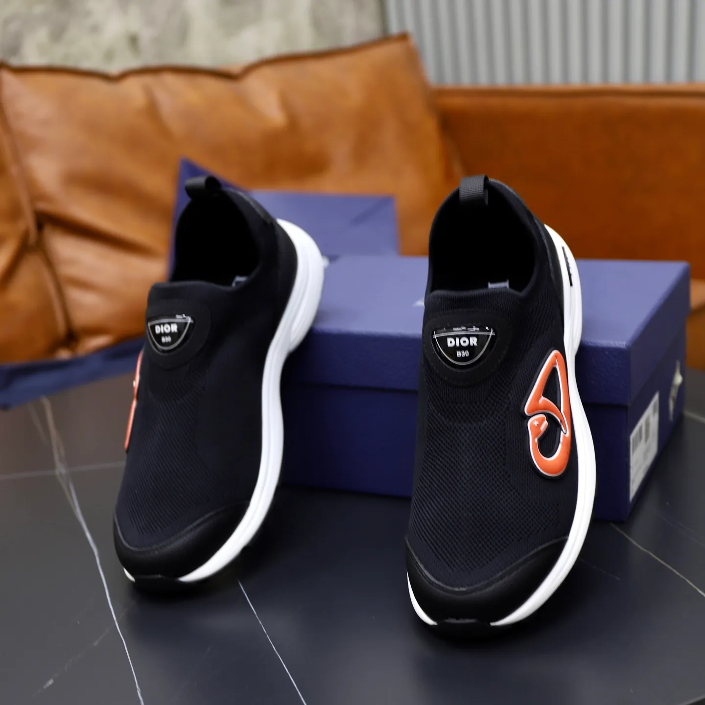 Ex-factory price: 520💰Dior B30’s latest hot model is shipped, the original version is made 1:1 ▪️ Fabric: Original customized fly woven ▪️ Lining: Imported breathable mesh ▪️ Sole: Original molded non-slip outsole ▪️ Size: 38-45 (45 is custom-made and cannot be returned)